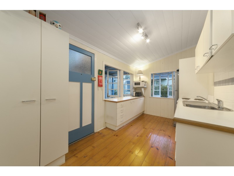 6 Confederate Street, Red Hill QLD 4059