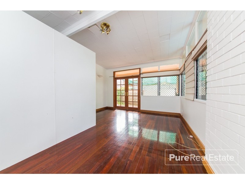 2 Redbourne Street, Chermside West QLD 4032