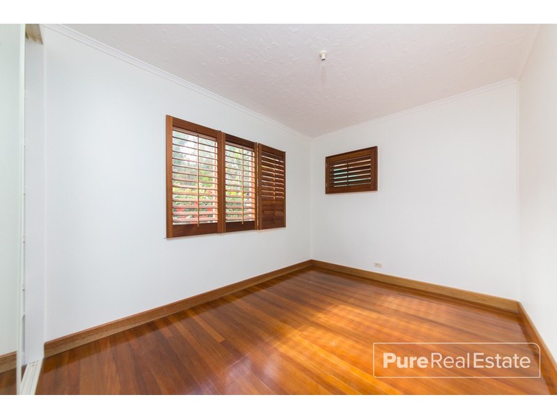 2 Redbourne Street, Chermside West QLD 4032