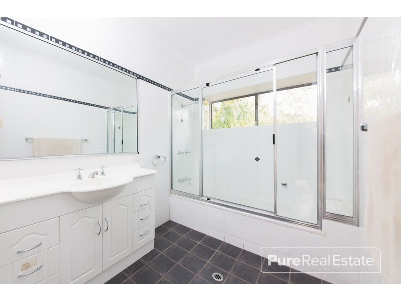 2 Redbourne Street, Chermside West QLD 4032