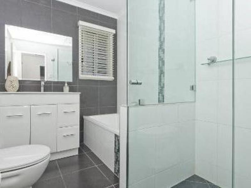 14 Normanton Street, Stafford Heights QLD 4053