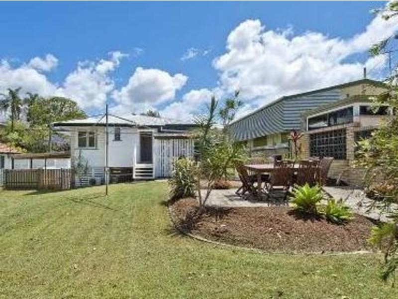 14 Normanton Street, Stafford Heights QLD 4053