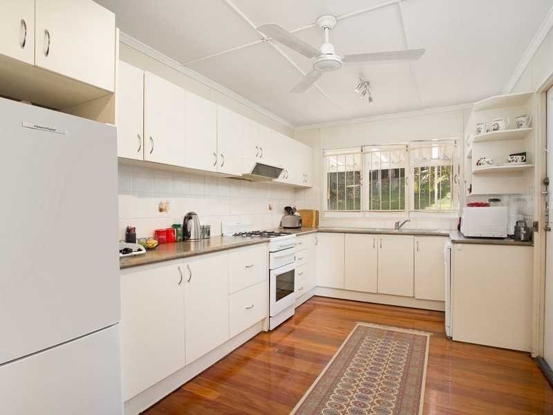 56 Falkirk Street, Stafford Heights QLD 4053