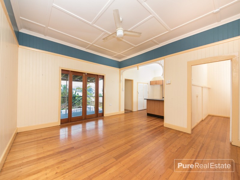 9 Framont Avenue, Holland Park QLD 4121