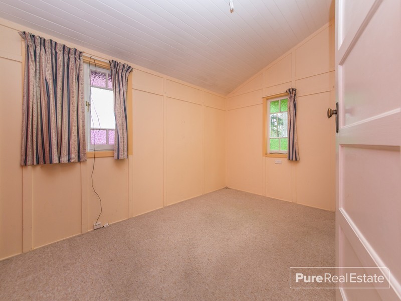 9 Framont Avenue, Holland Park QLD 4121