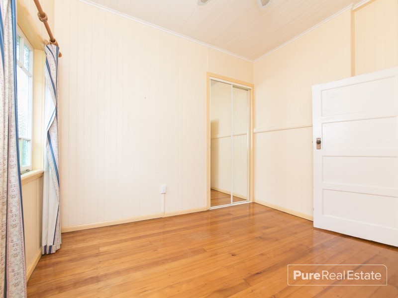 9 Framont Avenue, Holland Park QLD 4121