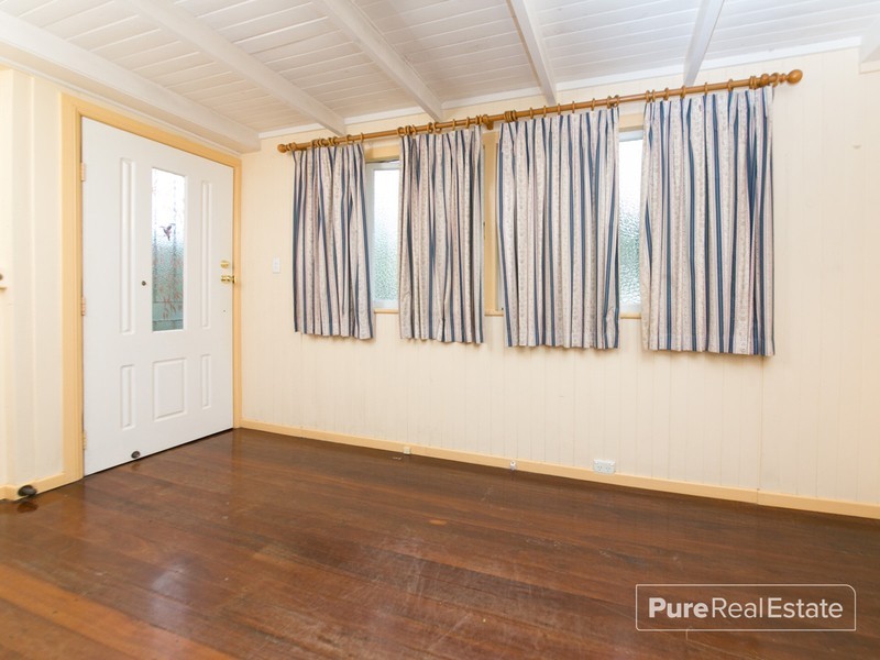 9 Framont Avenue, Holland Park QLD 4121