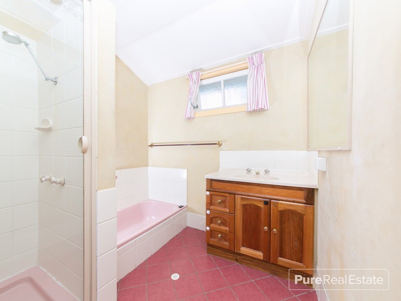 9 Framont Avenue, Holland Park QLD 4121