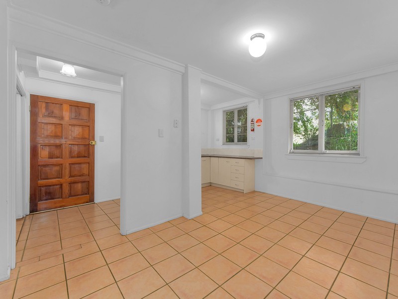 444 Waterworks Road (downstairs), Ashgrove QLD 4060