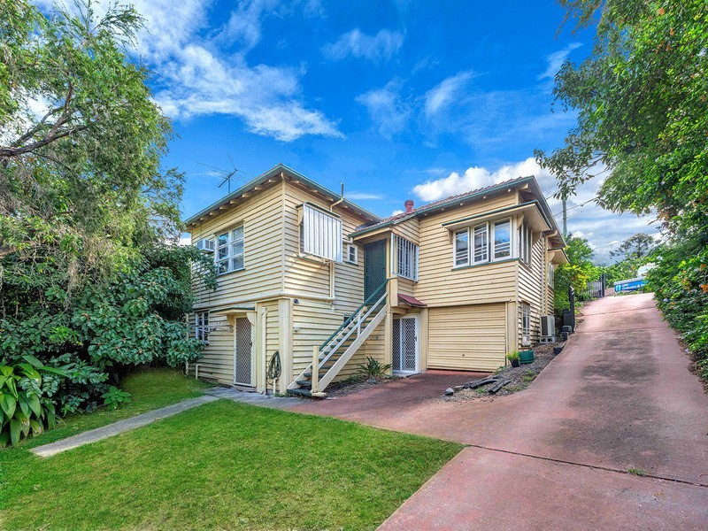 444 Waterworks Road (downstairs), Ashgrove QLD 4060