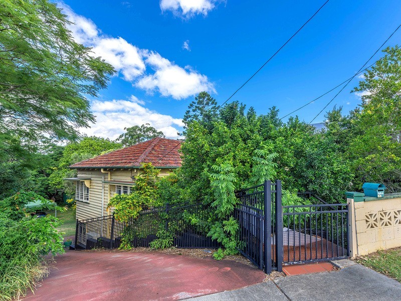 444 Waterworks Road (downstairs), Ashgrove QLD 4060