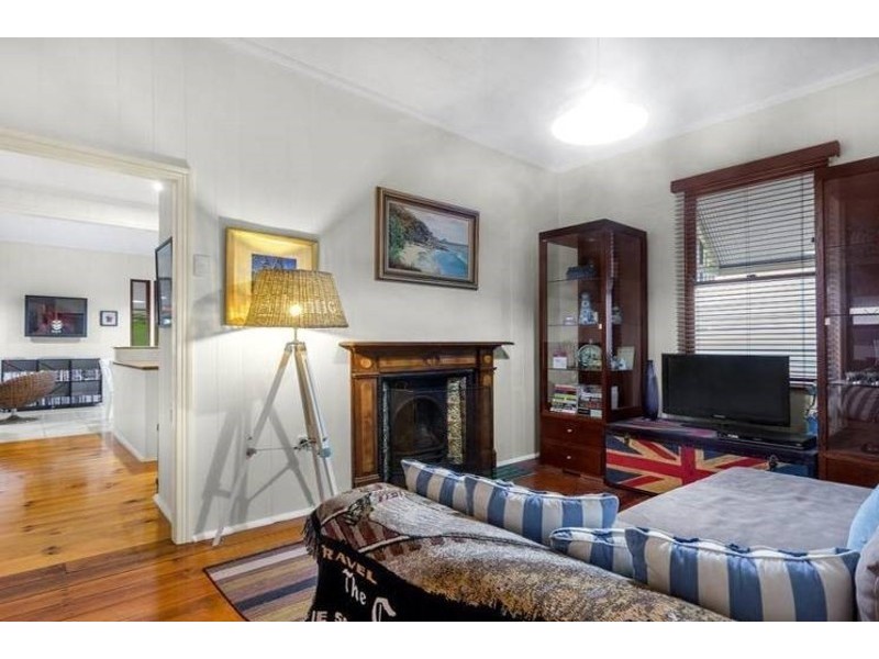 49 Wooloowin Avenue, Wooloowin QLD 4030