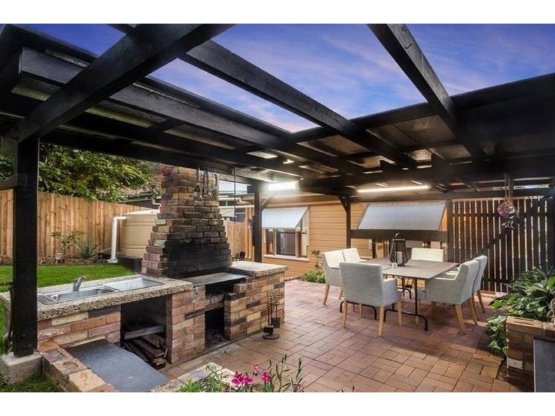 49 Wooloowin Avenue, Wooloowin QLD 4030