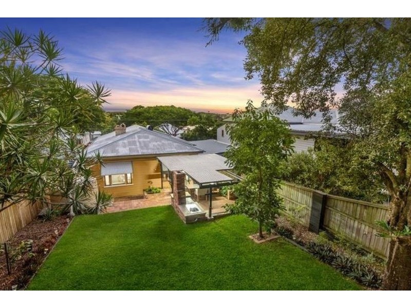 49 Wooloowin Avenue, Wooloowin QLD 4030