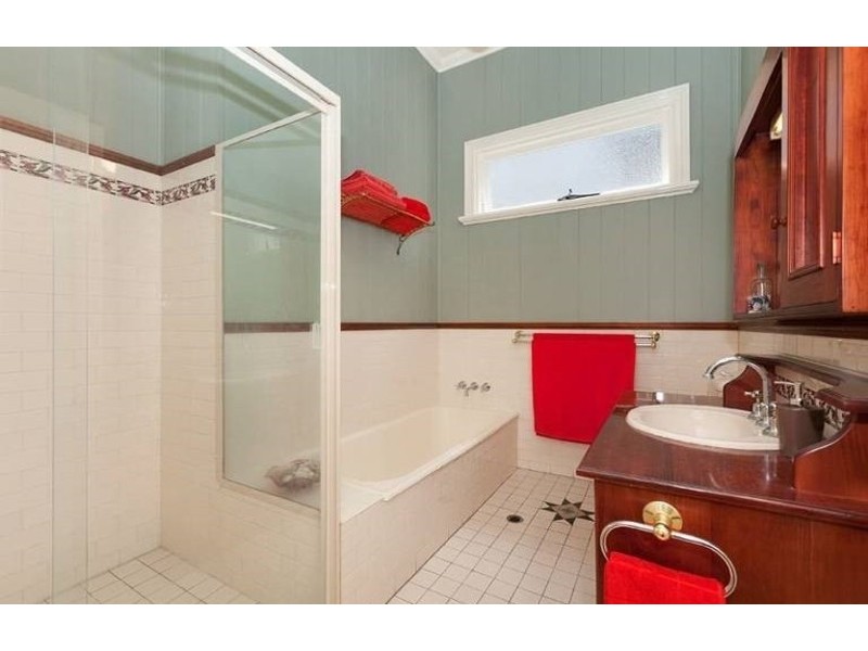 32 Fosbery Street, Windsor QLD 4030