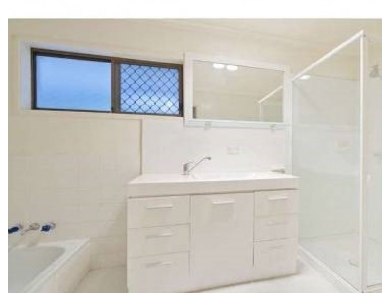 22 London Street, Ashgrove QLD 4060