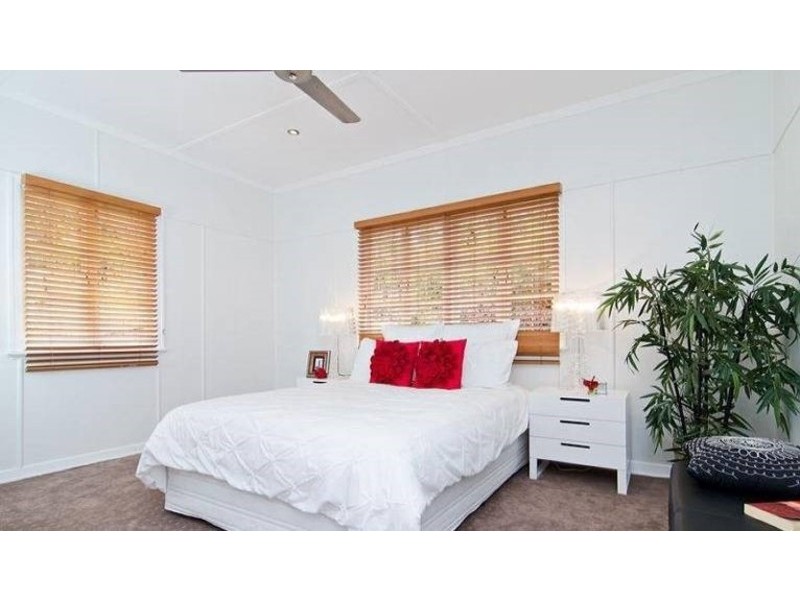 112 Redwood Street, Stafford Heights QLD 4053