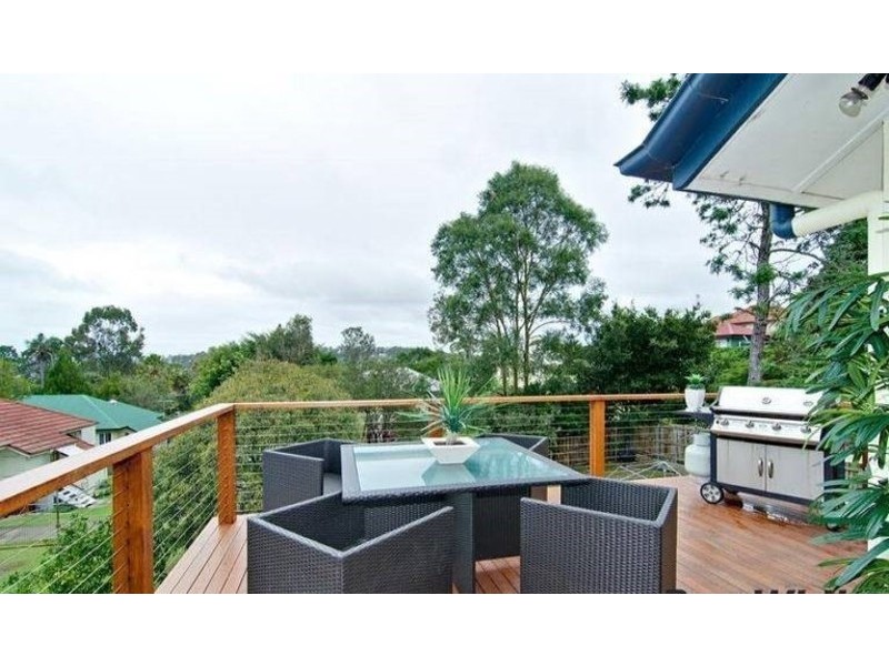 112 Redwood Street, Stafford Heights QLD 4053