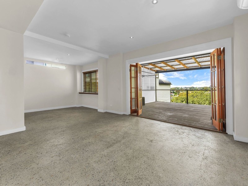 42D Macgregor Terrace, Bardon QLD 4065