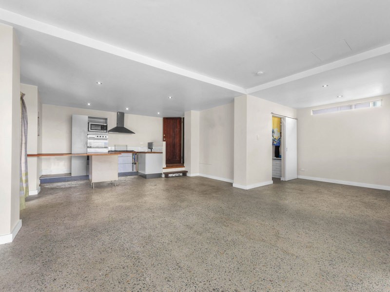 42D Macgregor Terrace, Bardon QLD 4065