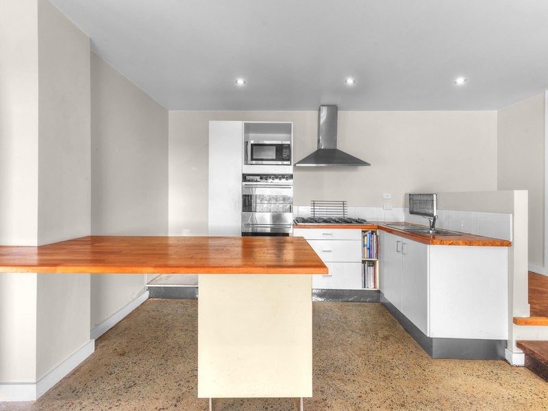 42D Macgregor Terrace, Bardon QLD 4065