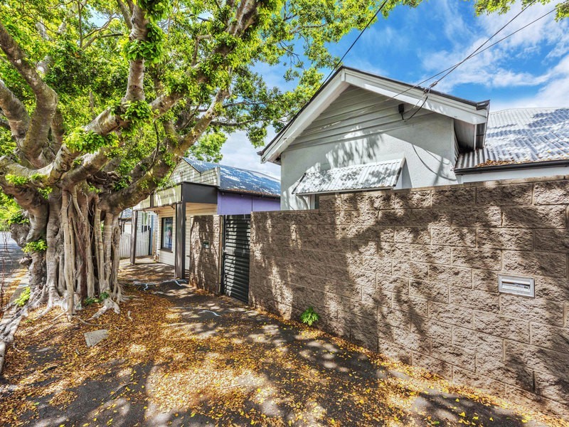 42D Macgregor Terrace, Bardon QLD 4065