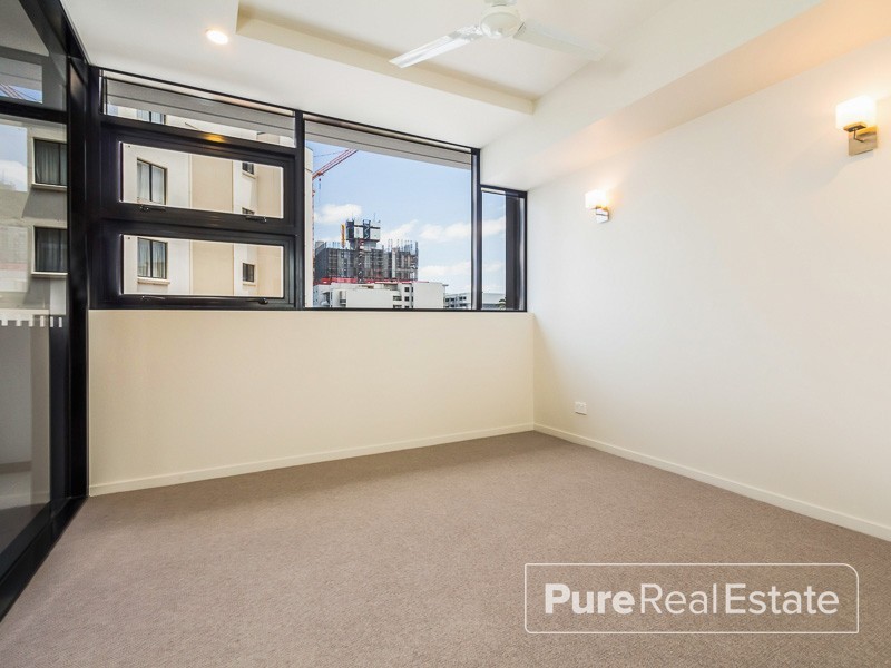 2016/9 Edmondstone Street, South Brisbane QLD 4101