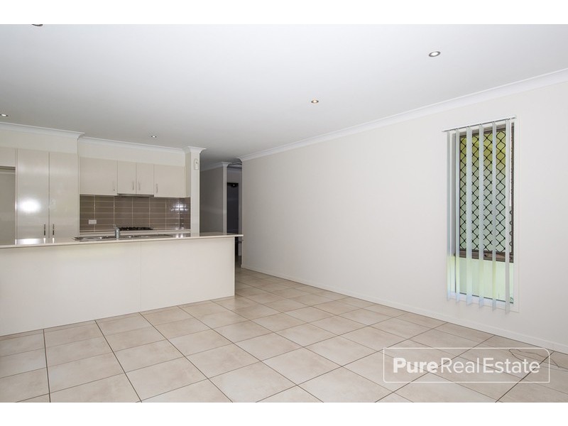 36 Knightsbridge Drive, Chuwar QLD 4306