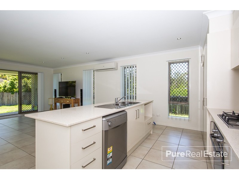 36 Knightsbridge Drive, Chuwar QLD 4306