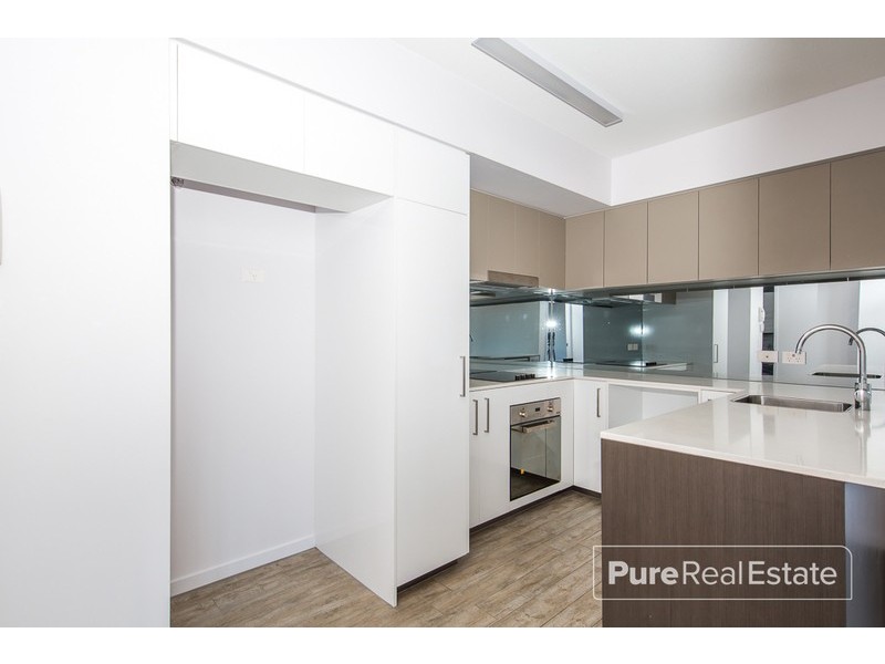 10/17 Carl Street, Woolloongabba QLD 4102