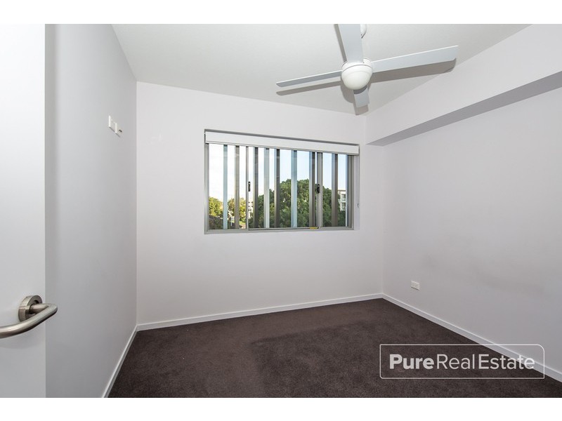 10/17 Carl Street, Woolloongabba QLD 4102