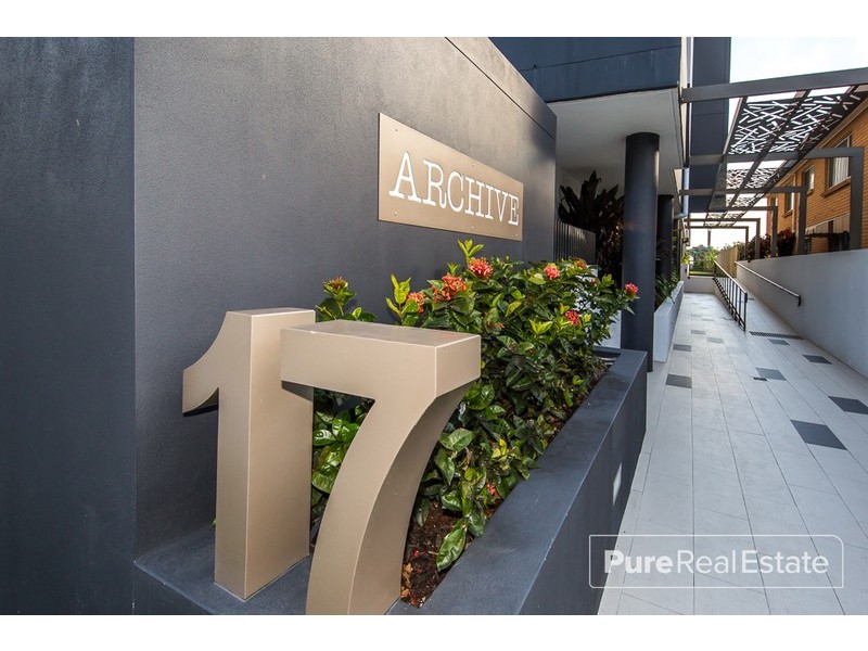 10/17 Carl Street, Woolloongabba QLD 4102