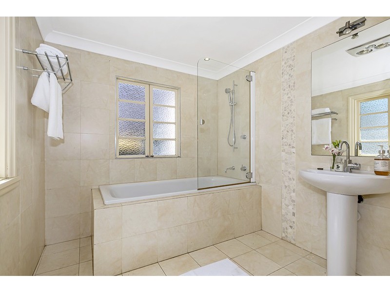 11 Nind Street, Wavell Heights QLD 4012