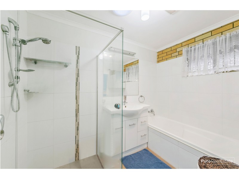 10 Falstaff Street, Belmont QLD 4153