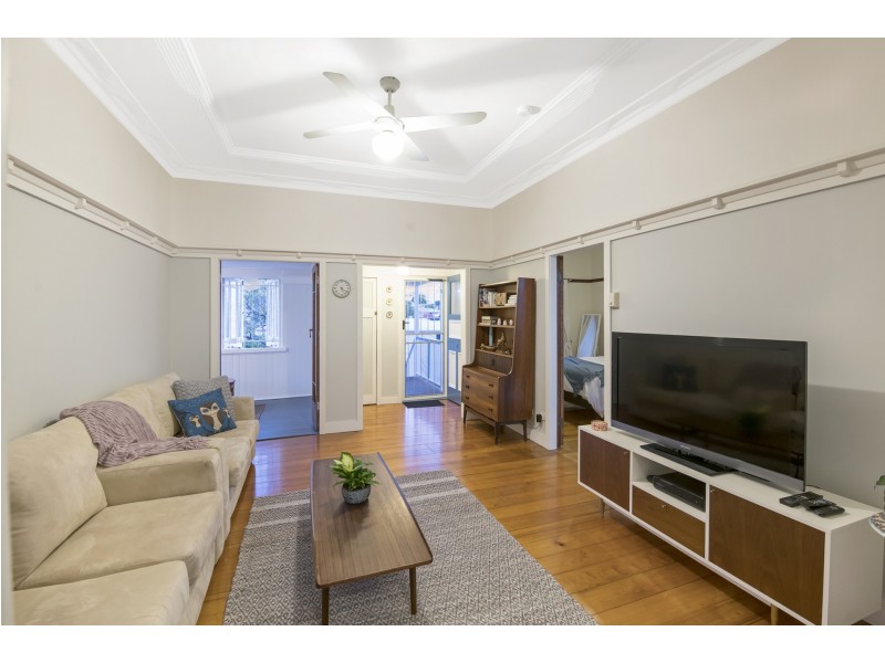 156 Watson Street, Camp Hill QLD 4152