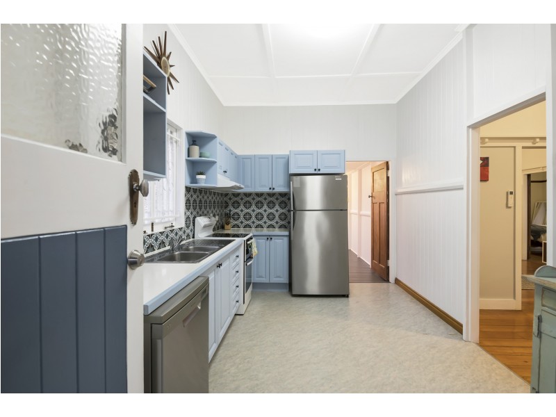 156 Watson Street, Camp Hill QLD 4152