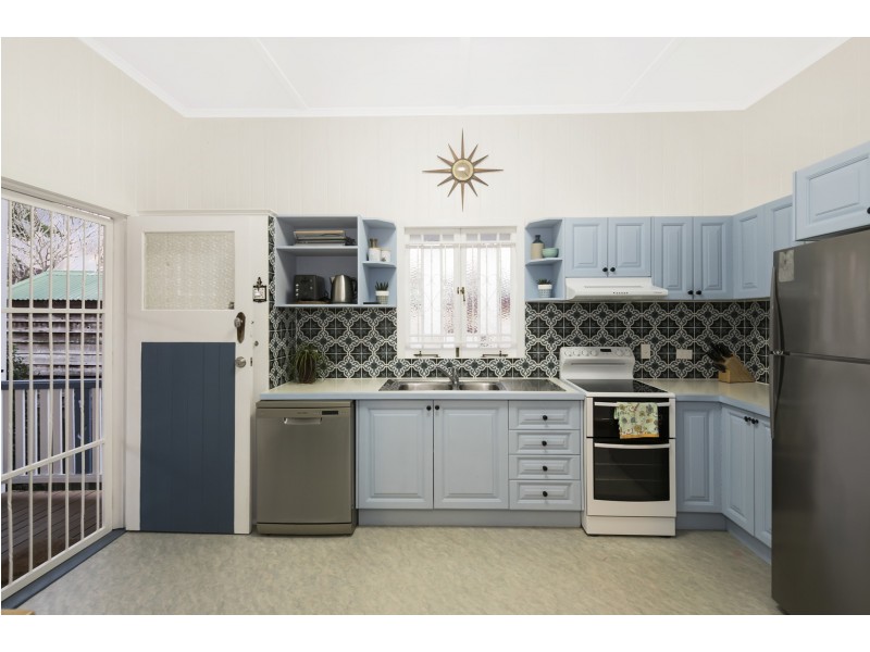 156 Watson Street, Camp Hill QLD 4152