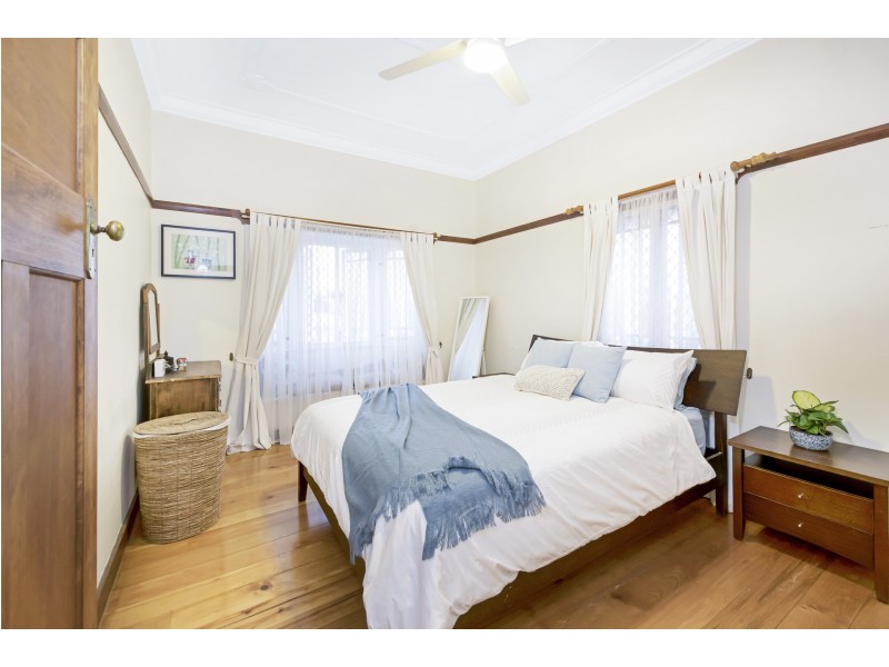 156 Watson Street, Camp Hill QLD 4152