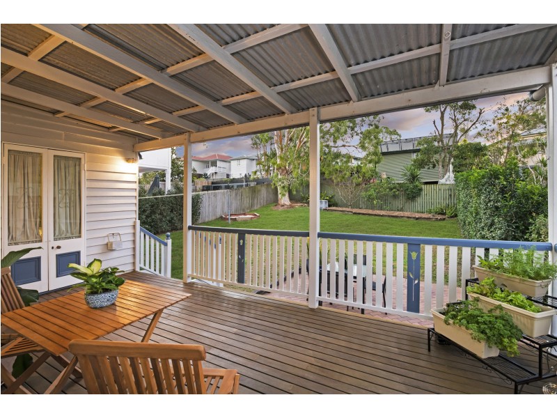 156 Watson Street, Camp Hill QLD 4152