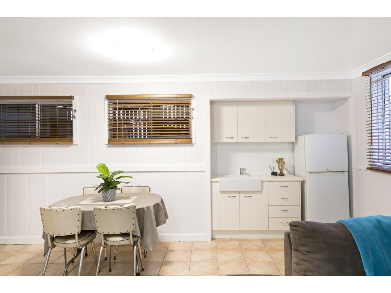 156 Watson Street, Camp Hill QLD 4152