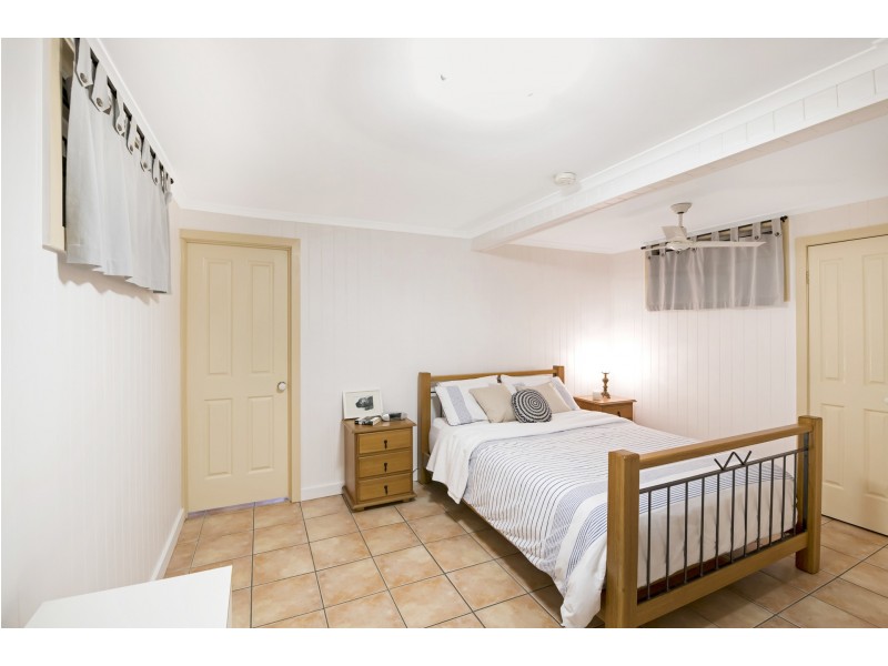 156 Watson Street, Camp Hill QLD 4152