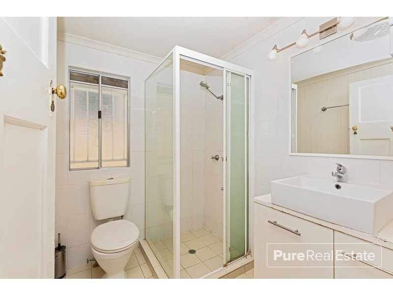 16 Overend Street, Norman Park QLD 4170