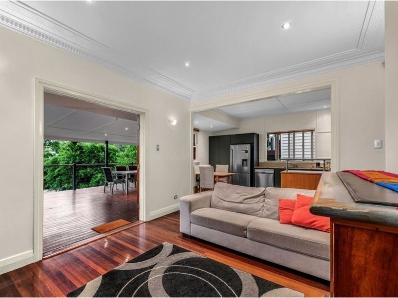 76 Glen Retreat Road, Mitchelton QLD 4053