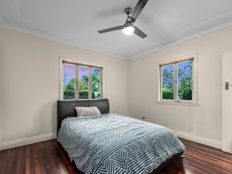 76 Glen Retreat Road, Mitchelton QLD 4053