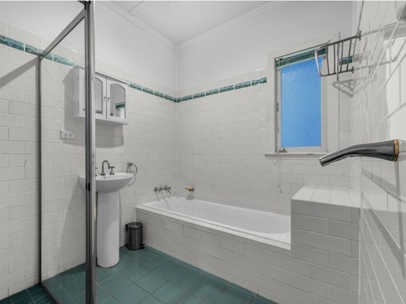 76 Glen Retreat Road, Mitchelton QLD 4053