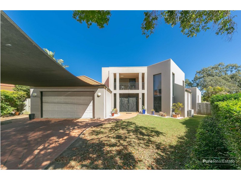 20 Barnstos Place, Carindale QLD 4152