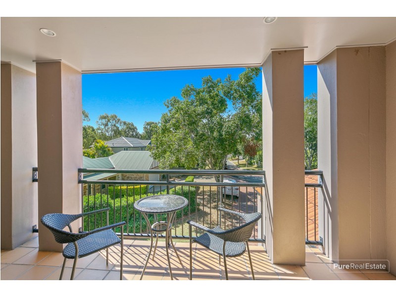 20 Barnstos Place, Carindale QLD 4152