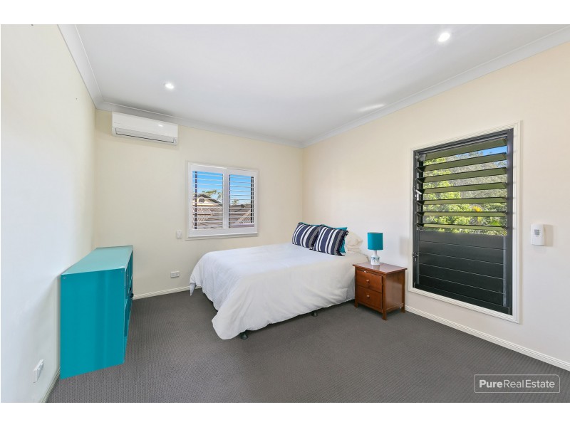 20 Barnstos Place, Carindale QLD 4152