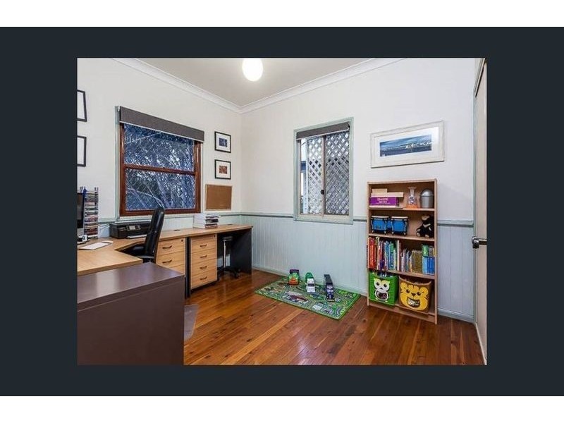 32 Barton Street, Everton Park QLD 4053