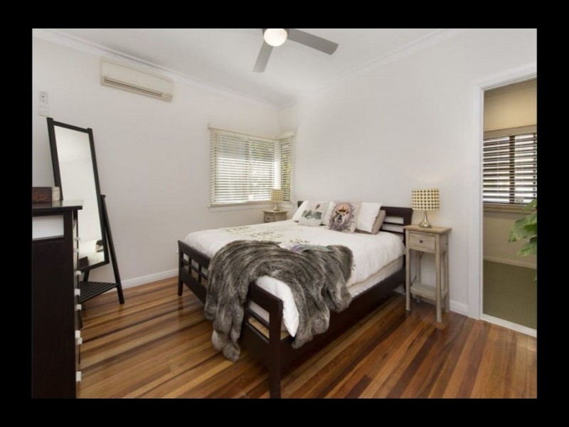 21 Cradock Street, Holland Park QLD 4121